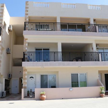 Sunset Apartment With Pool & 10 Mins To Venus Beach Paphos Bagian luar foto